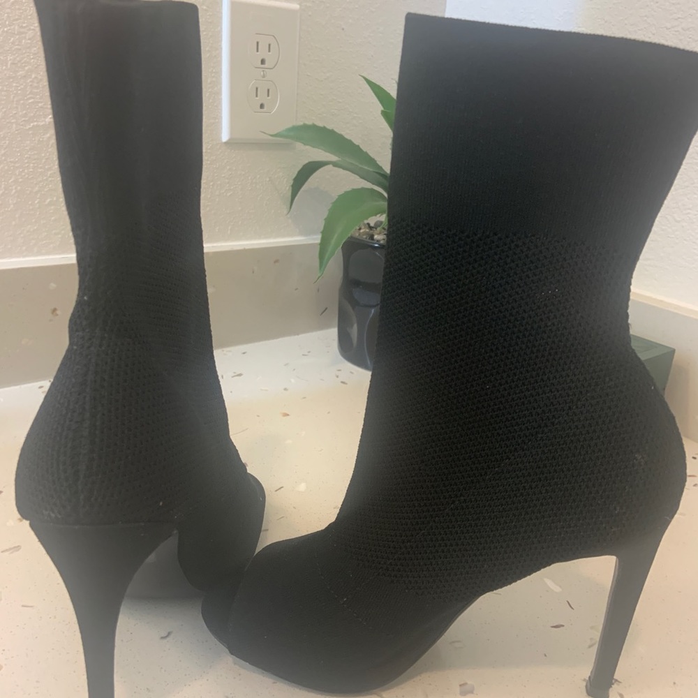 Shoes - Picture 2 of 3